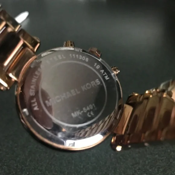 Michael Kors Parker Mother of Pearl Rose Gold tone Women s Watch MK 5491 Accessories